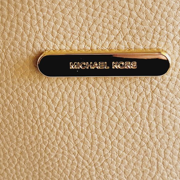 $169 NWT MM KORS Extra-Large Leather Reversible Tote - Picture 3 of 12